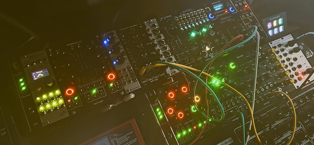Amazon | Behringer アナログシンセサイザー ユーロラックモジュール